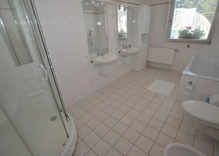 In Near Forest And Pool Апартаменты Nemojov